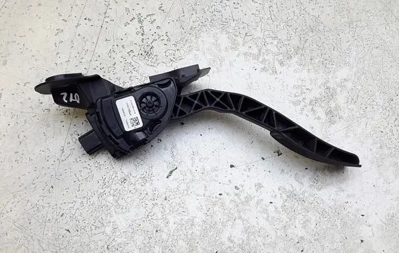 Mazda 6 Accelerator throttle pedal gs8s41600