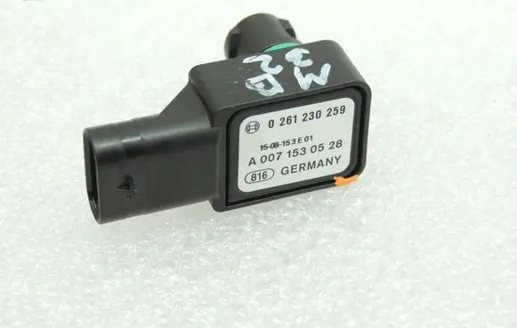 Mercedes-Benz C AMG W205 Air pressure sensor A0071530528 0261230259