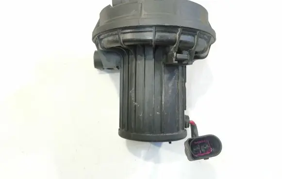 Volkswagen Golf V Secondary air pump 06A959253B