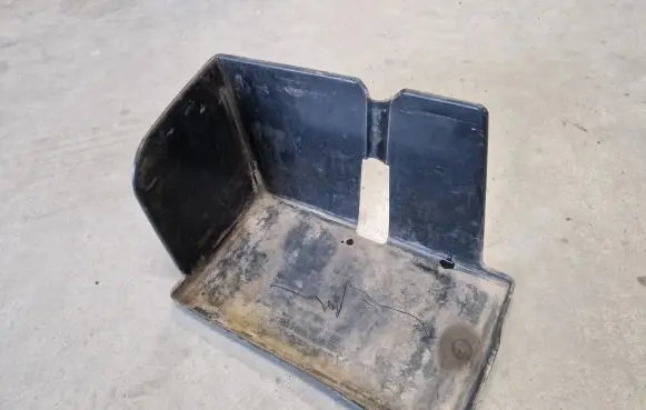 Battery box tray