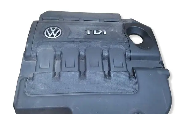 Volkswagen Golf VII Engine cover (trim) 04L103925Q