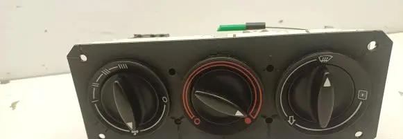 Audi A4 S4 B5 8D Climate control unit 731195A