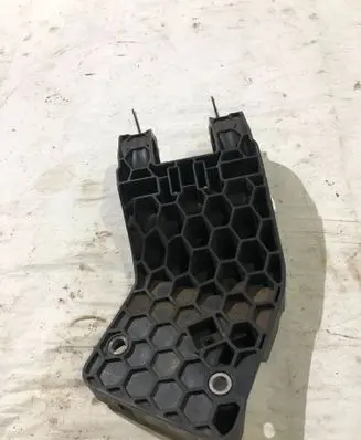 BMW X5 F15 Fuel filter bracket/mount holder 70314607