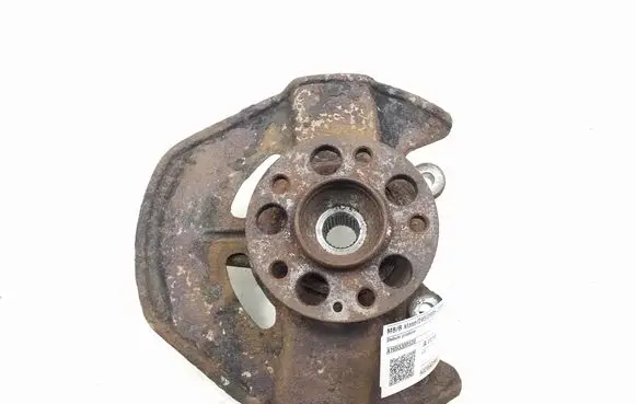 Mercedes-Benz B W245 Front wheel hub A1693300520