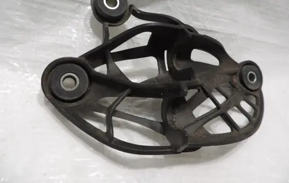 Opel Insignia B Gear shift cable bracket 55497231