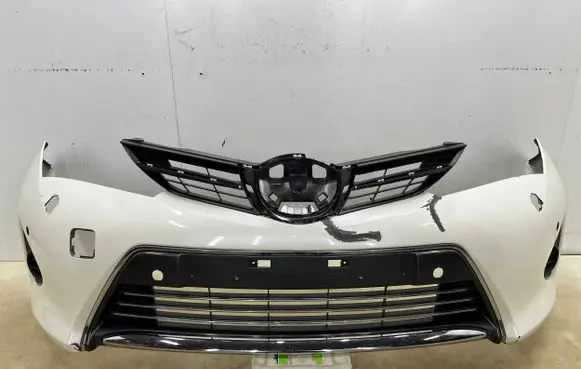 Toyota Auris E180 Front bumper 52119-02A20