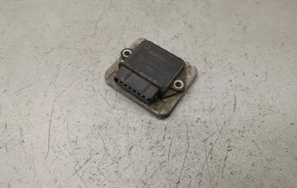 Volkswagen PASSAT B3 Ignition amplifier control unit 191905351B