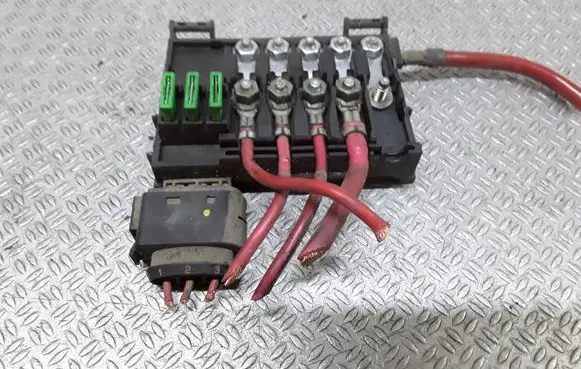 Volkswagen Polo IV 9N3 Positive wiring loom 
