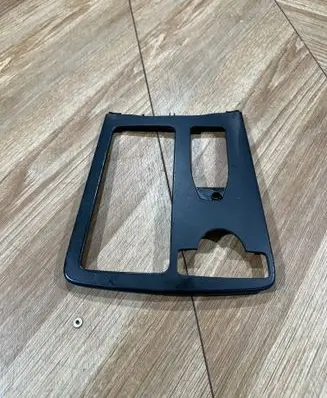 Mercedes-Benz E W212 Center console decorative trim A2046800107