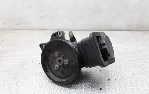 BMW 5 E60 E61 Power steering pump 7693974101