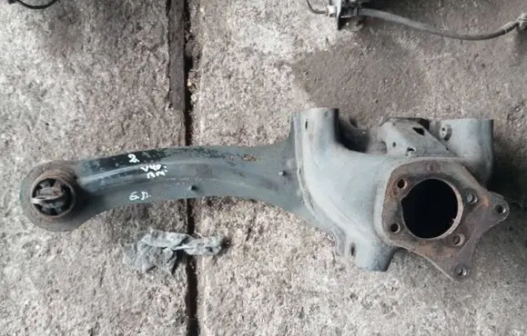 Volvo V40 Rear wheel hub spindle/knuckle 31360695