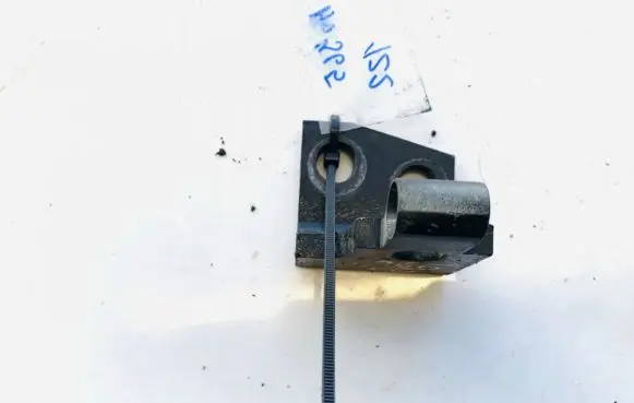 BMW X5 E53 Rear door lower hinge 415282651629