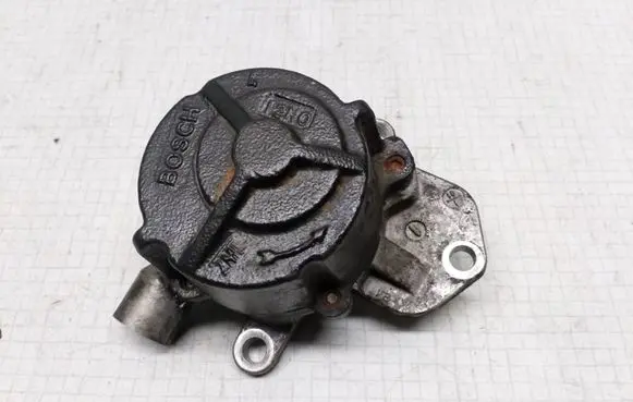 Peugeot 206 Vacuum pump
