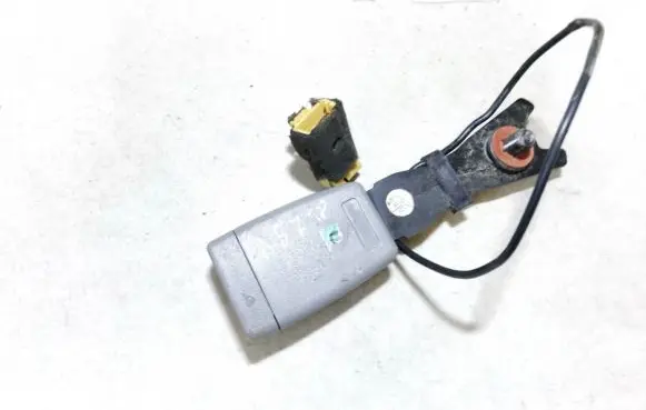 KIA Carnival Rear seatbelt buckle