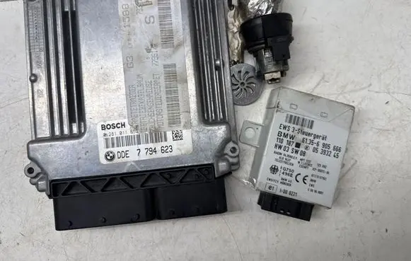BMW 3 E46 Engine control unit/module 7794623 6905666