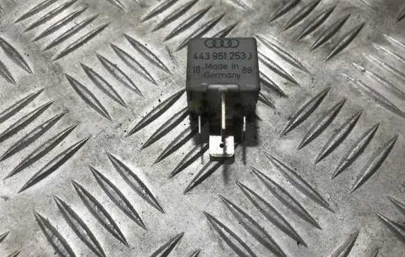 Volkswagen PASSAT B5 Other relay 443951253j 213