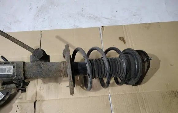 Toyota Auris 150 Front shock absorber with coil spring