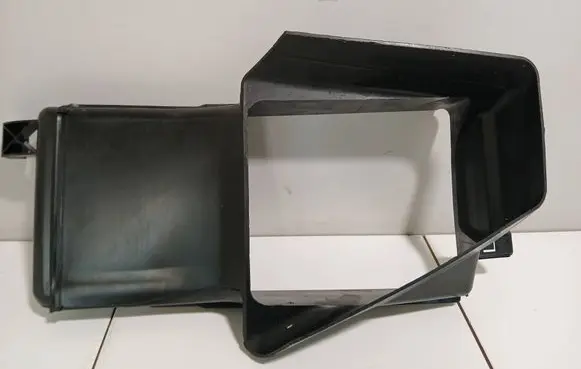 Ford Focus Intercooler air channel guide BM518121AE D2L4A D2AA