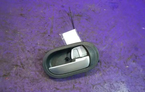 Mitsubishi Colt Front door interior handle