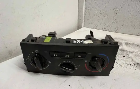Peugeot 207 Climate control unit 69910004 N102080FW 28042006