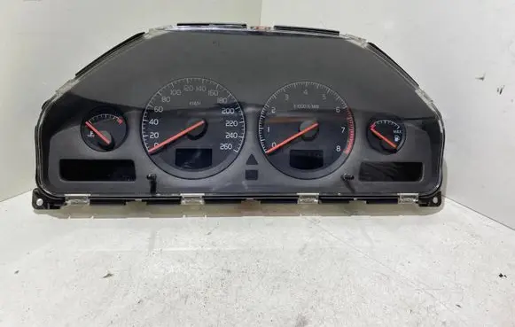 Volvo V70 Speedometer (instrument cluster) 9499668 0176487 69294570T