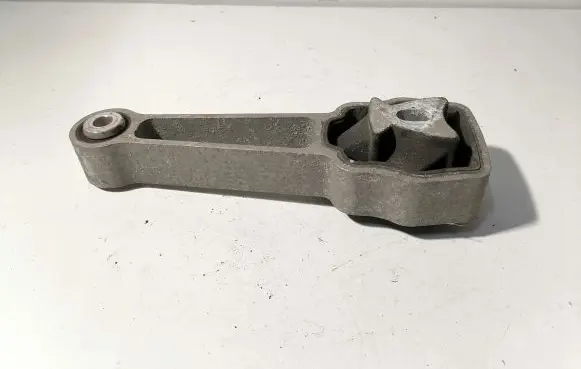 Volvo XC60 Engine mount bracket 30793322