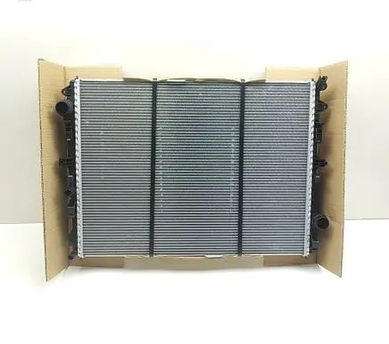 Mercedes-Benz Vito Viano W447 Coolant radiator A0995007100