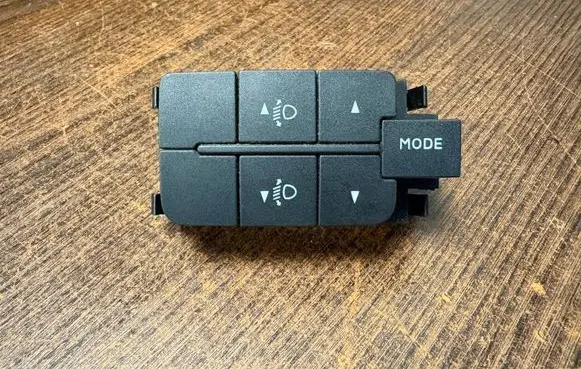 Iveco Daily 4th gen Headlight level height control switch B569