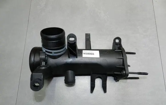 Volkswagen Eos Turbo air intake inlet pipe/hose 03C129617G
