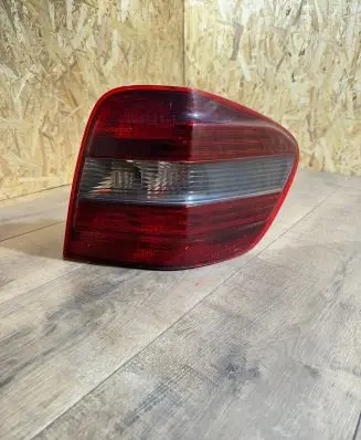 Mercedes-Benz ML W164 Rear/tail lights 404182R