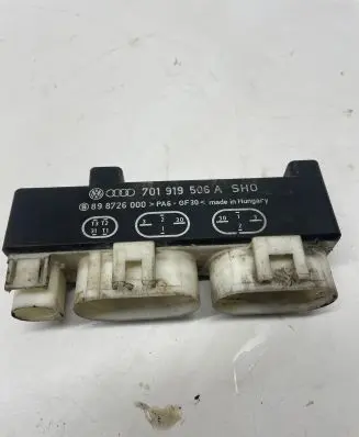 Volkswagen Multivan T4 Coolant fan relay 701919506A 898726000