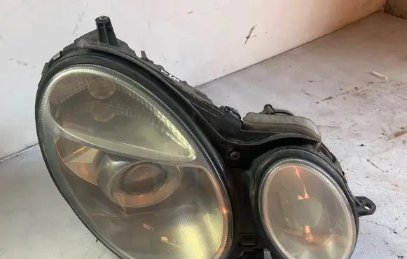 Mercedes-Benz E W211 Headlight/headlamp VJ01