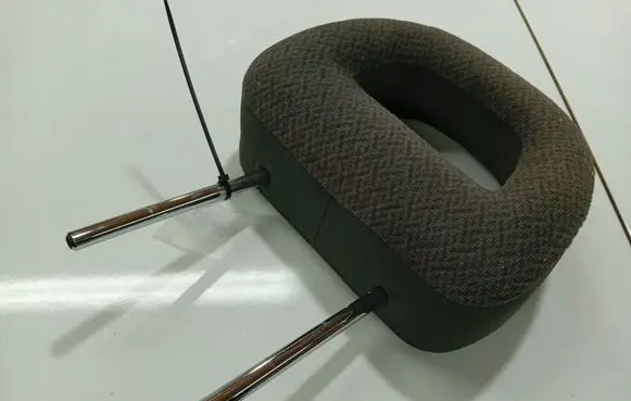 Volkswagen Bora Front seat headrest 