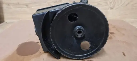 Volvo C70 Power steering pump