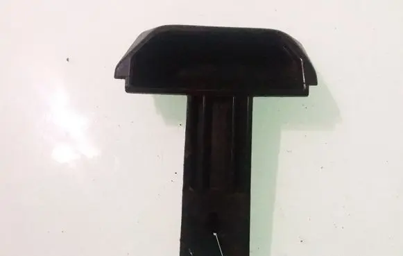Mercedes-Benz E W210 Hand brake release handle 2104270020