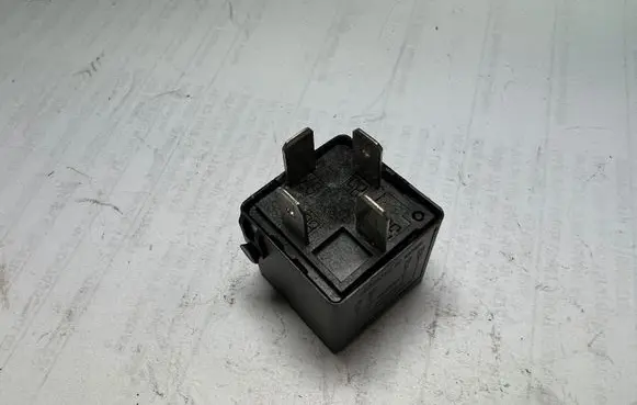Skoda Fabia Mk2 (5J) Other relay 4H0951253A V23134B55X498