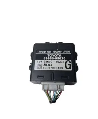 Toyota Avensis T250 Light module LCM 8996005020 3560016337