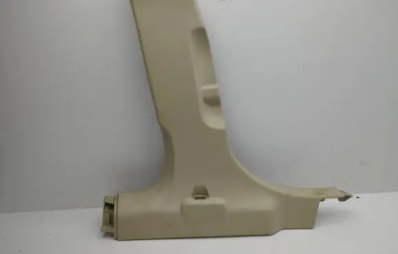 Maserati Ghibli (B) pillar trim (bottom) 06700204080