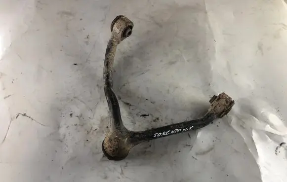KIA Sorento Front lower control arm/wishbone