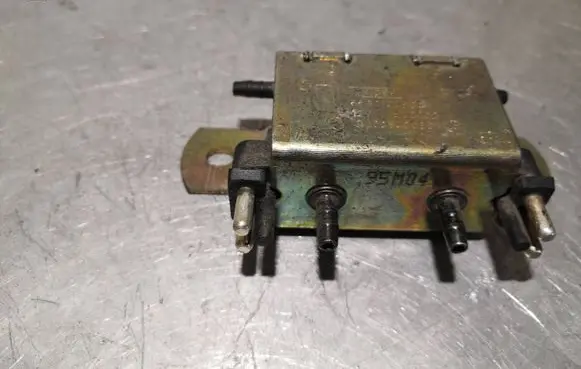 Mercedes-Benz C W202 Turbo solenoid valve 0025400697 SV0002