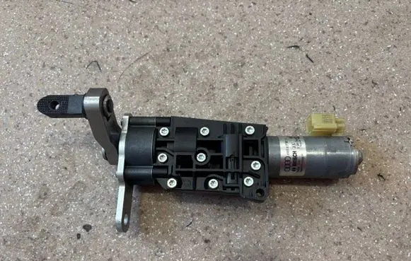 Audi Q7 4M Tailgate/trunk/boot lift motor 4M0827851C