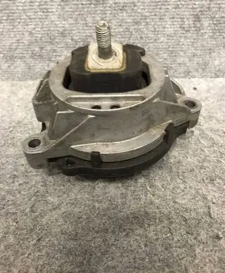 BMW 4 F36 Gran coupe Engine mount bracket 6856403