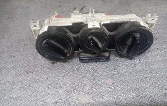 Skoda Octavia Mk1 (1U) Climate control unit 1J0820045E