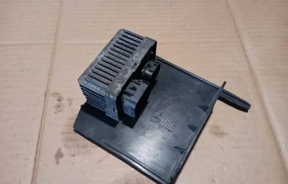 Opel Insignia A Battery box tray 13243606 312632764