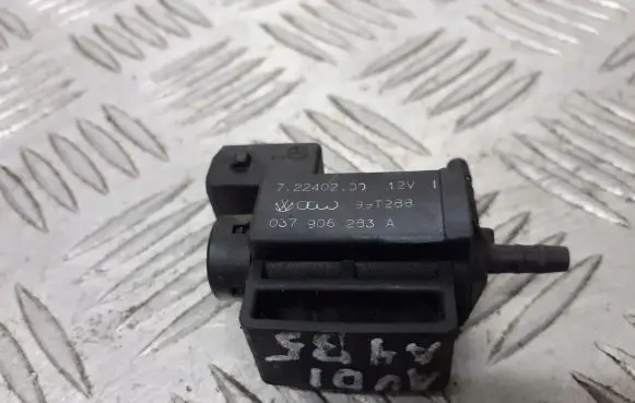 Audi A4 S4 B5 8D Valve vacuum 037906283A