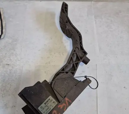 Volkswagen Polo IV 9N3 Accelerator throttle pedal 0281002374 6Q2721503F 391200824