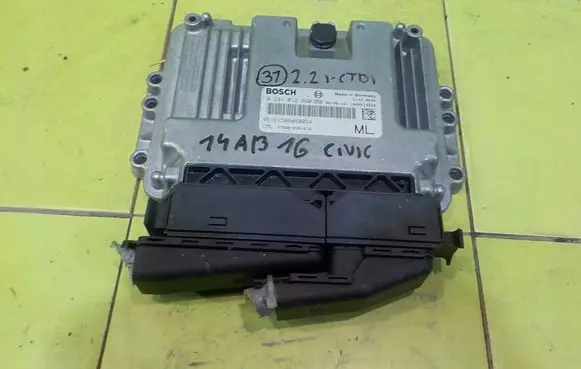 Honda Civic Engine control unit/module 37820RSRE16