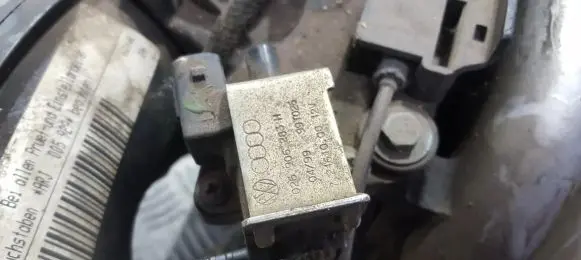 Audi A4 S4 B5 8D Turbo solenoid valve 026906283h