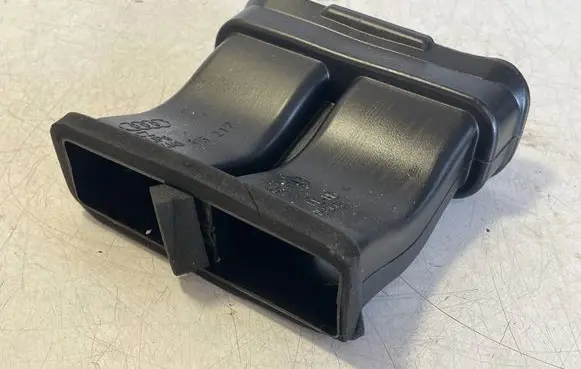 Audi Q7 4M Cabin air duct channel 4M0815217