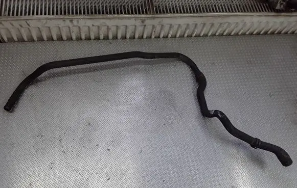 Mercedes-Benz E W211 Engine coolant pipe/hose